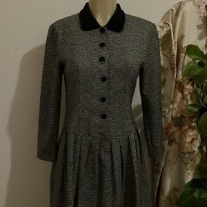 Vintage Dress Pleased Skirt Long Sleeve black Colar black Grey and White